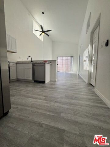 621 N Bronson Avenue 202, Los Angeles, CA 90004