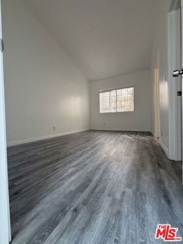 621 N Bronson Avenue 202, Los Angeles, CA 90004