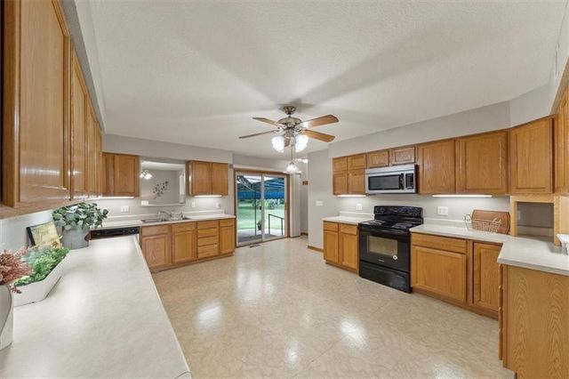 609 Main Street, East Lynne, MO 64743