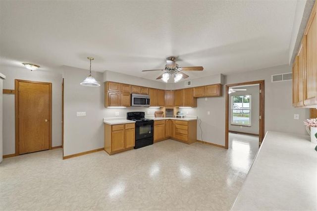 609 Main Street, East Lynne, MO 64743