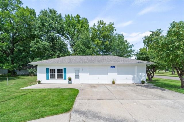 609 Main Street, East Lynne, MO 64743