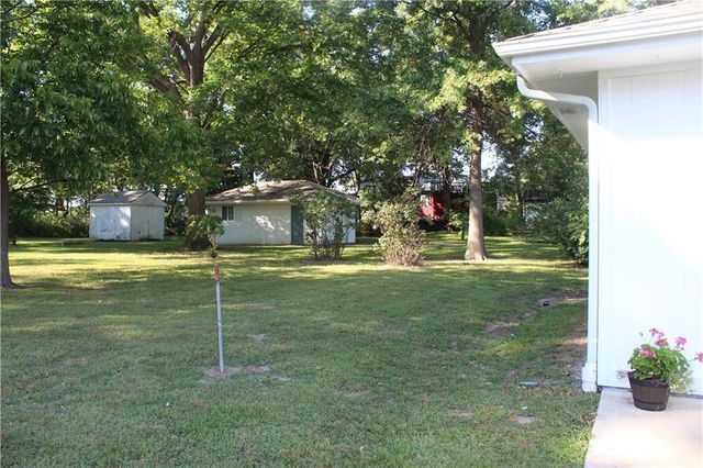 609 Main Street, East Lynne, MO 64743