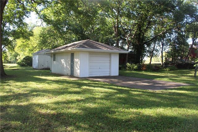 609 Main Street, East Lynne, MO 64743