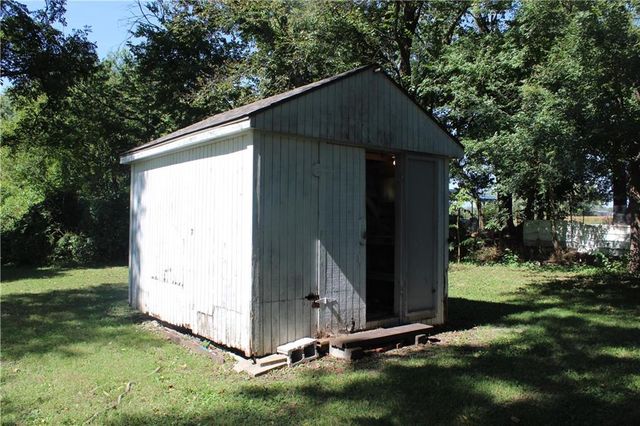609 Main Street, East Lynne, MO 64743
