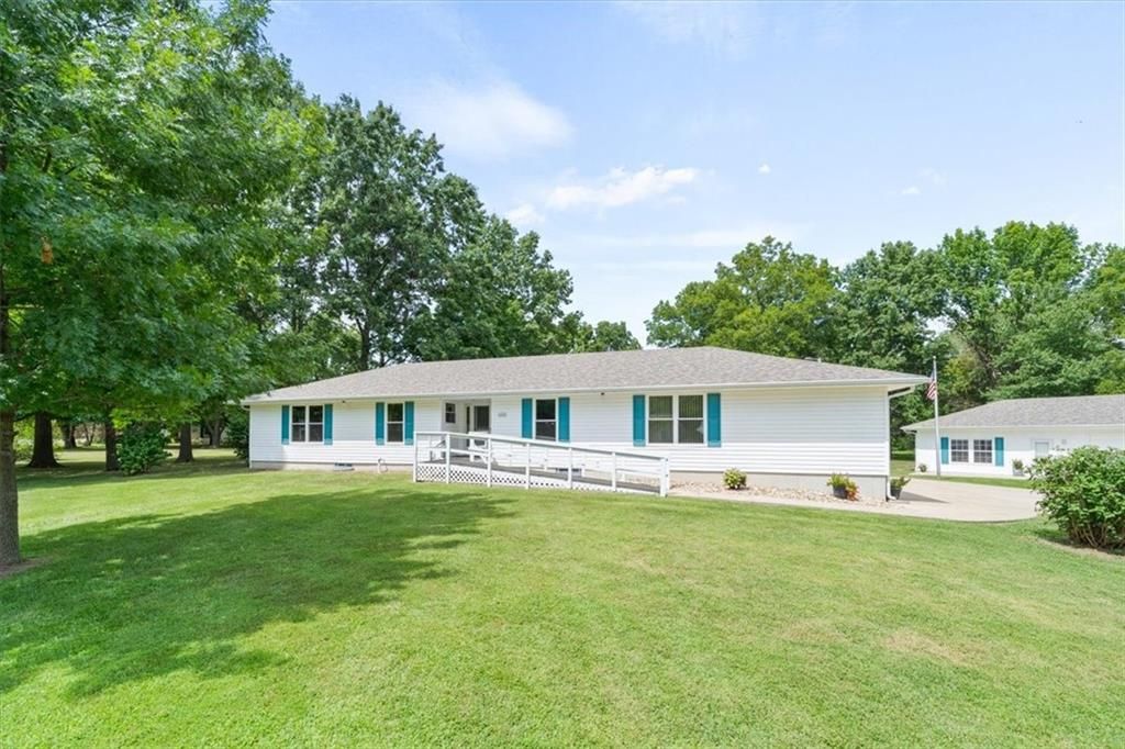 609 Main Street, East Lynne, MO 64743