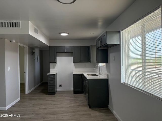 4619 S 16th Street Apt 8, Phoenix, AZ 85040