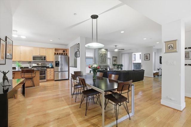 2515 Prairie Avenue 1E, Evanston, IL 60201