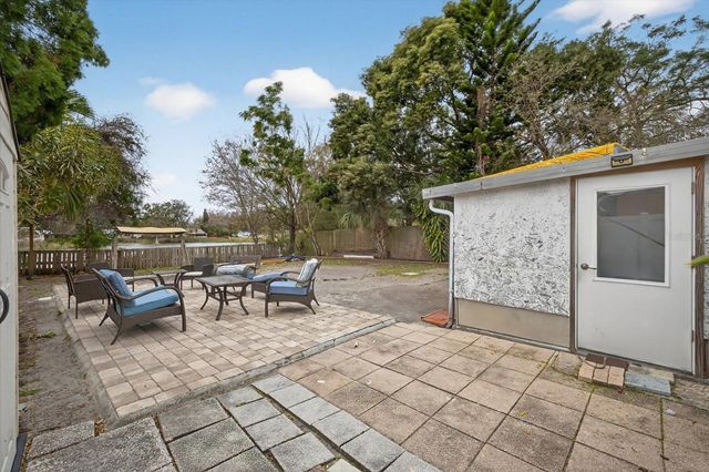 16112 FOXFIRE DRIVE, Tampa, FL 33618