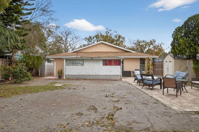 16112 FOXFIRE DRIVE, Tampa, FL 33618