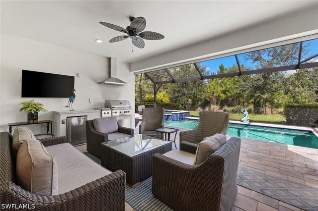 6907 Cocoplum ST, Naples, FL 34114