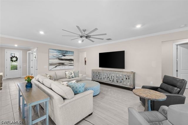 6907 Cocoplum ST, Naples, FL 34114
