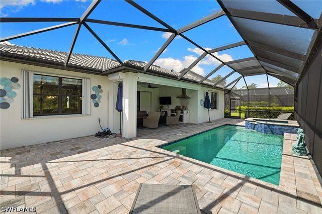 6907 Cocoplum ST, Naples, FL 34114