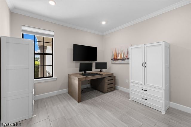 6907 Cocoplum ST, Naples, FL 34114