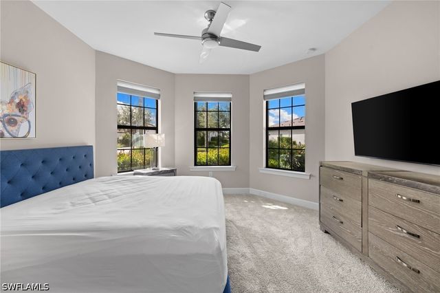 6907 Cocoplum ST, Naples, FL 34114