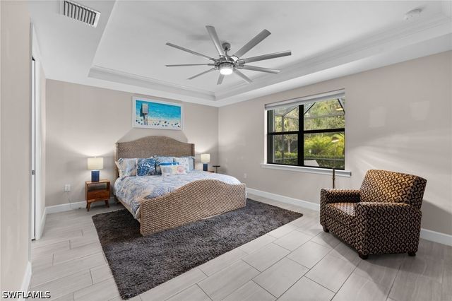 6907 Cocoplum ST, Naples, FL 34114