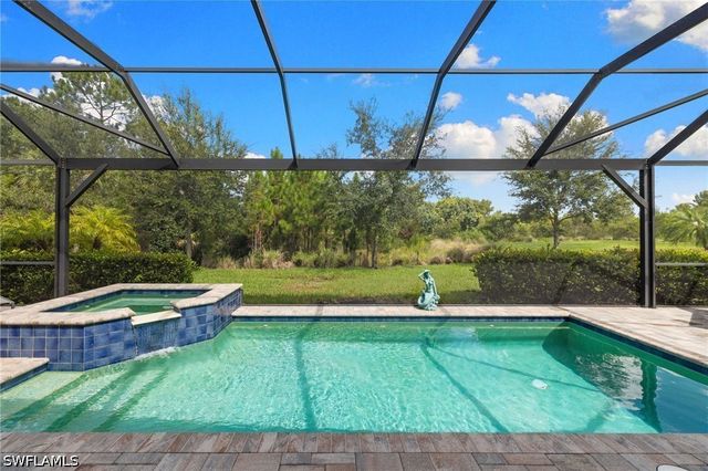 6907 Cocoplum ST, Naples, FL 34114