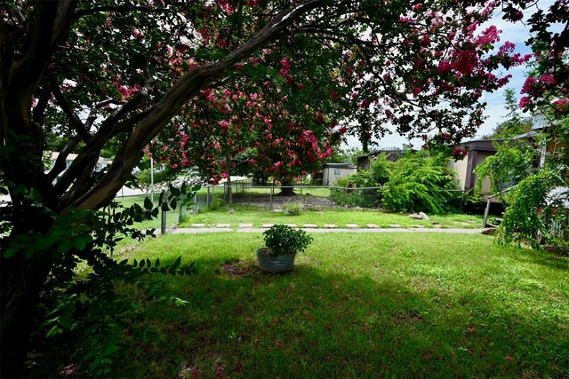 4362 Sunset Circle, The Colony, TX 75056