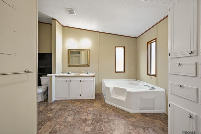 28660 Old Doyle Rd, Livingston, LA 70754