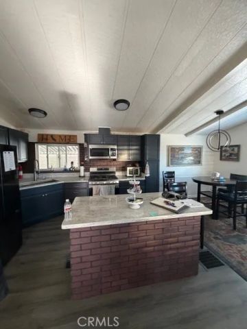 9161 Santa Fe East 39, Hesperia, CA 92345