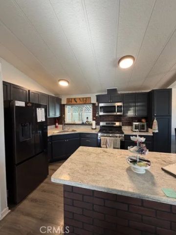 9161 Santa Fe East 39, Hesperia, CA 92345