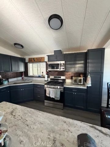 9161 Santa Fe East 39, Hesperia, CA 92345