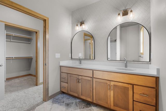 726 TAMBOUR COURT, De Pere, WI 54115