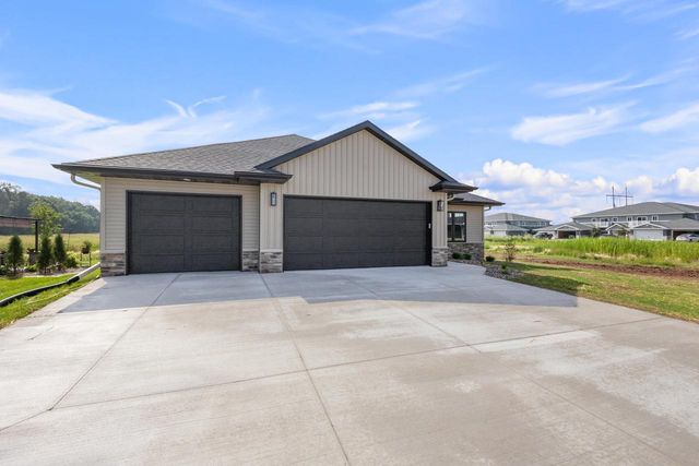 726 TAMBOUR COURT, De Pere, WI 54115