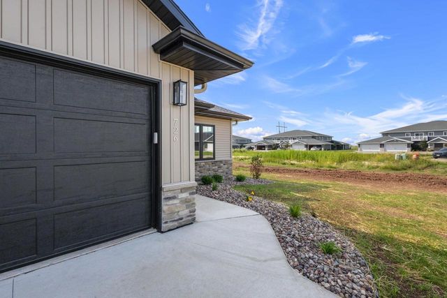 726 TAMBOUR COURT, De Pere, WI 54115