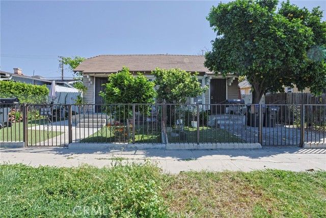 435 S Ross Street, Santa Ana, CA 92701