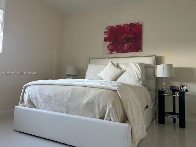 3801 S Ocean Dr PH16L, Hollywood, FL 33019