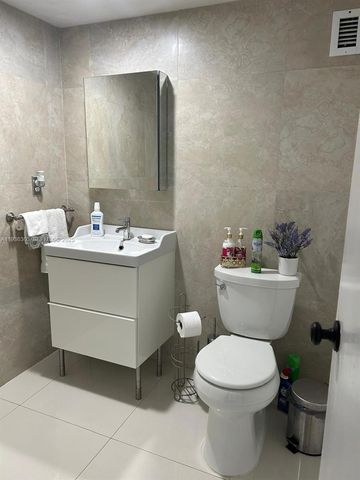 3801 S Ocean Dr PH16L, Hollywood, FL 33019