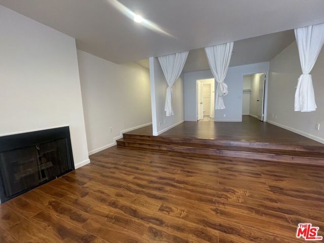 1338 N Sierra Bonita Avenue 102, West Hollywood, CA 90046