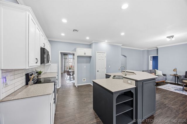 8709 125th East Avenue, Owasso, OK 74055