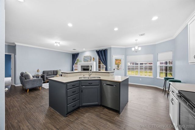 8709 125th East Avenue, Owasso, OK 74055