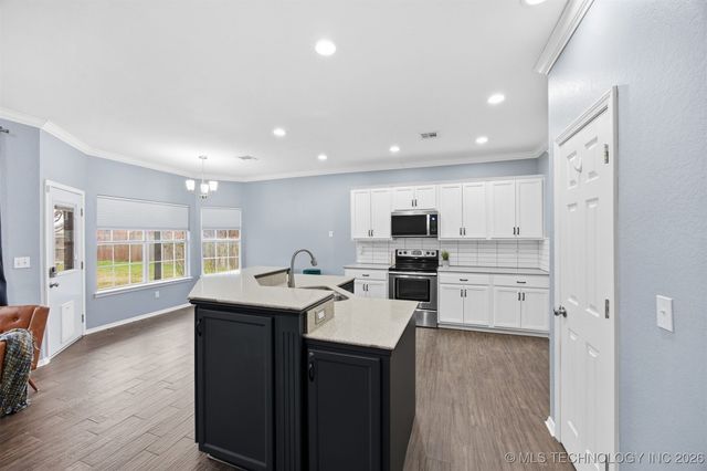 8709 125th East Avenue, Owasso, OK 74055