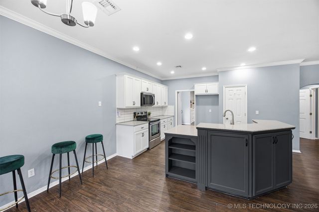 8709 125th East Avenue, Owasso, OK 74055