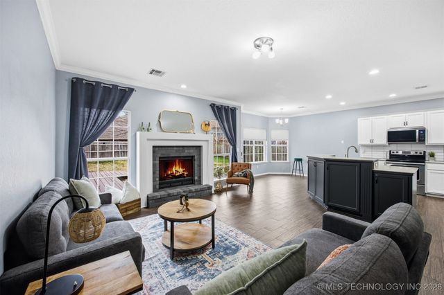 8709 125th East Avenue, Owasso, OK 74055