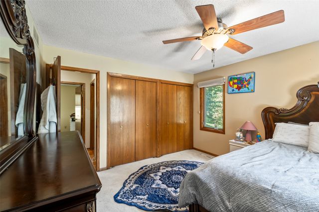 3700 SE 24th Court, Des Moines, IA 50320