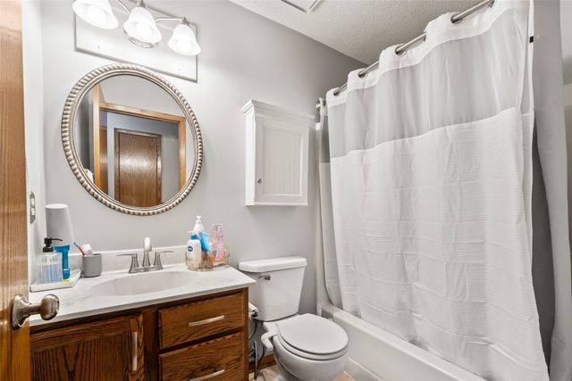 3700 SE 24th Court, Des Moines, IA 50320