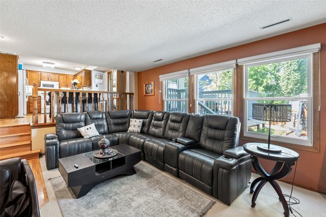 3700 SE 24th Court, Des Moines, IA 50320