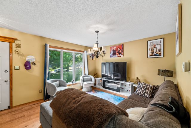 3700 SE 24th Court, Des Moines, IA 50320