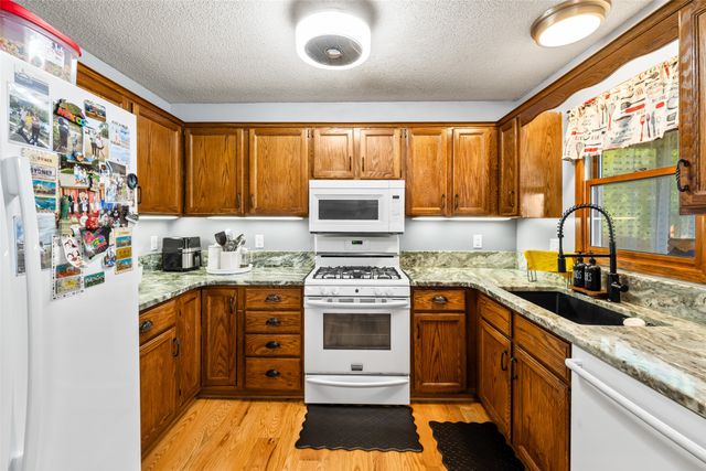 3700 SE 24th Court, Des Moines, IA 50320