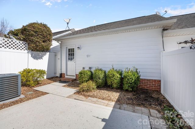 738 Naramore Street, Davidson, NC 28036