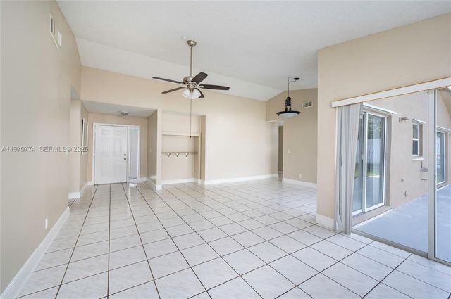 210 SW 98th Ter, Pembroke Pines, FL 33025
