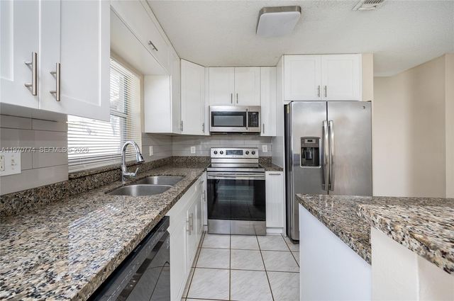 210 SW 98th Ter, Pembroke Pines, FL 33025