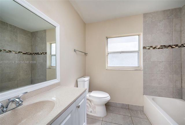 210 SW 98th Ter, Pembroke Pines, FL 33025