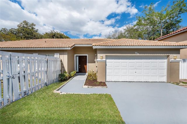 210 SW 98th Ter, Pembroke Pines, FL 33025