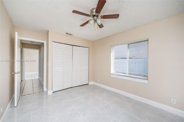 210 SW 98th Ter, Pembroke Pines, FL 33025