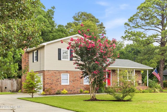 820 Greenbriar Road, Wilmington, NC 28409