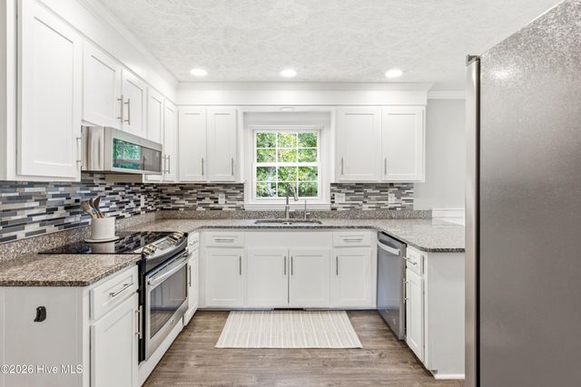 820 Greenbriar Road, Wilmington, NC 28409